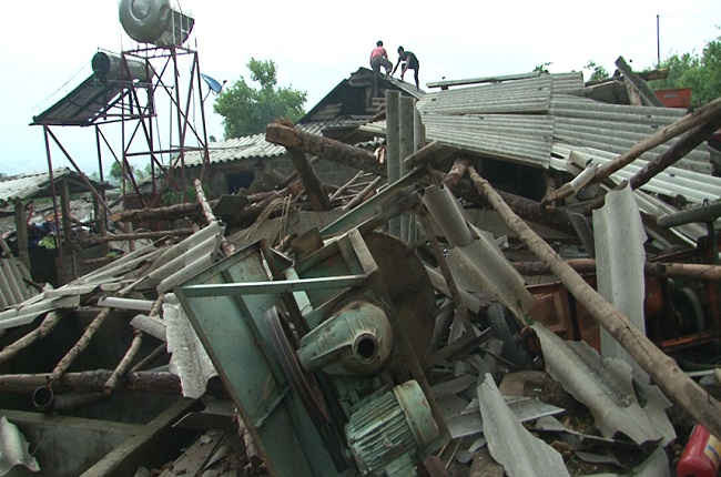 Nhà người dân xã Sơn Bình huyện Tam Đường Lai Châu bị lốc bay mái