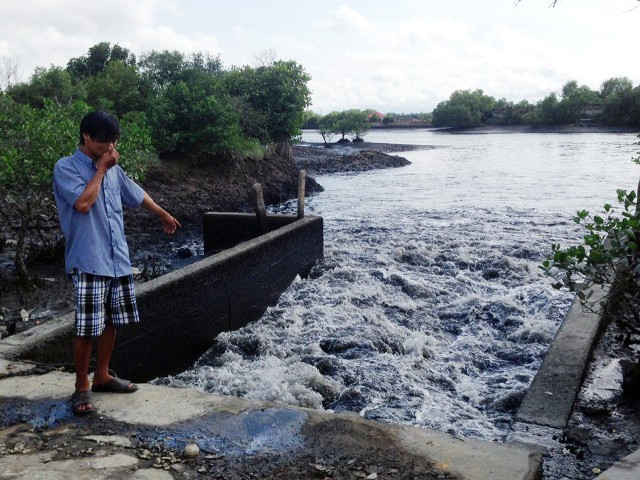 Nguồn nước thải của các nhà máy chế biến hải sản ở huyện Tân Thành bị ô nhiễm nặng