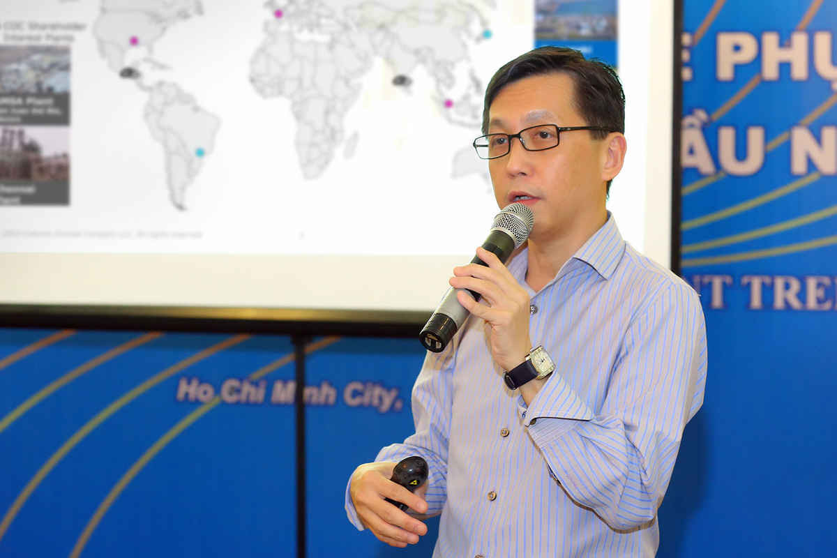 Ông Peter Lee- Giám đốc kinh doanh Chevron Oronite Singapore phụ trách thị trường Việt Nam