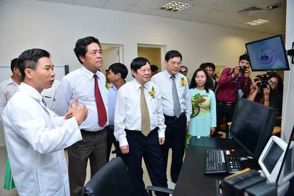 Hoạt động khám chữa bệnh theo dõi qua hệ thống màn hình hiện đại tại Bệnh viện Đa khoa Quốc tế Vinmec Nha Trang