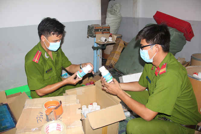 Cơ quan chức năng thu giữ trên 2.000 sản phẩm thuốc bảo vệ thực vật không có trong danh mục sản xuất, lưu hành tại Việt Nam