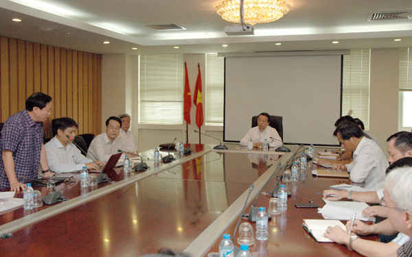Bộ trưởng Trần Hồng Hà chủ trì buổi giao ban thường kỳ sáng 02/5 tại Trụ sở Bộ TN&MT