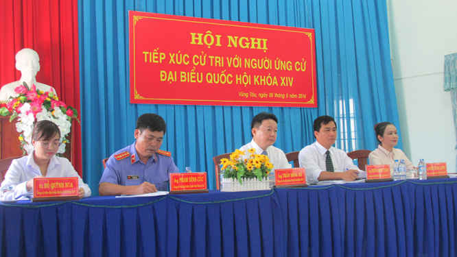 Bộ trường Bộ TN&MT Trần Hồng Hà cùng các ứng viên đại biểu Quốc hội khóa XIV tiếp xúc cử tri tại Đơn vị bầu cử số 1