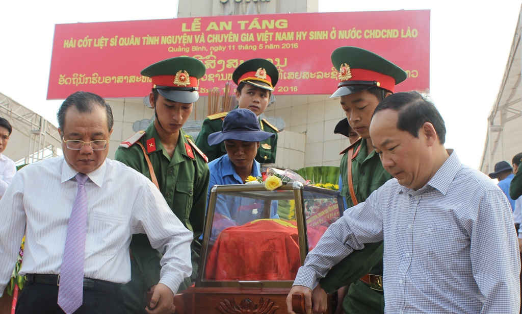 Tiếp nhận và truy điệu hài cốt các liệt sỹ đã hi sinh khi làm nhiệm vụ tại nước bạn Lào