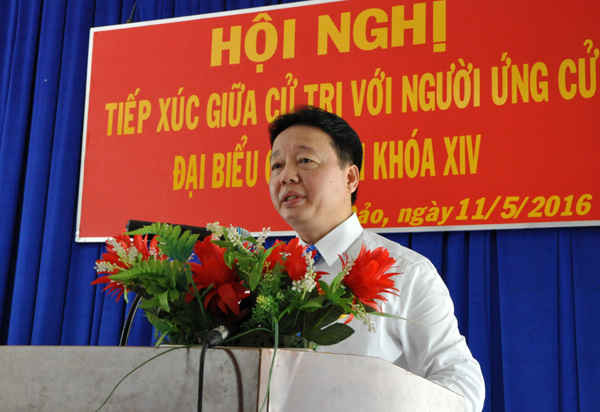 Ứng cử viên - Bộ trưởng Trần Hồng Hà tại Hội nghị tiếp xúc cử tri với người người ứng cử Đại biểu Quốc hội khóa XIV sáng 11/5 tại Côn Đảo
