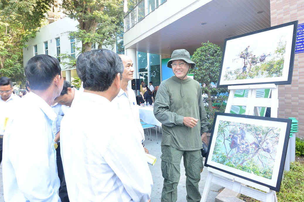 Triển lãm thu hút sự quan tâm của đông đảo bạn trẻ và người yêu động vật ở Đà Nẵng