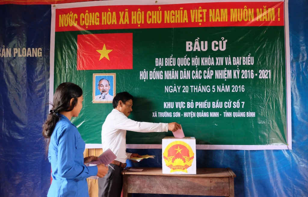 Cử tri xã miền núi Trường Sơn, huyện Quảng Ninh (tỉnh Quảng Bình) tin tưởng lá phiếu của mình sẽ góp phần mang lại cuộc sống ấm no, hạnh phúc hơn
