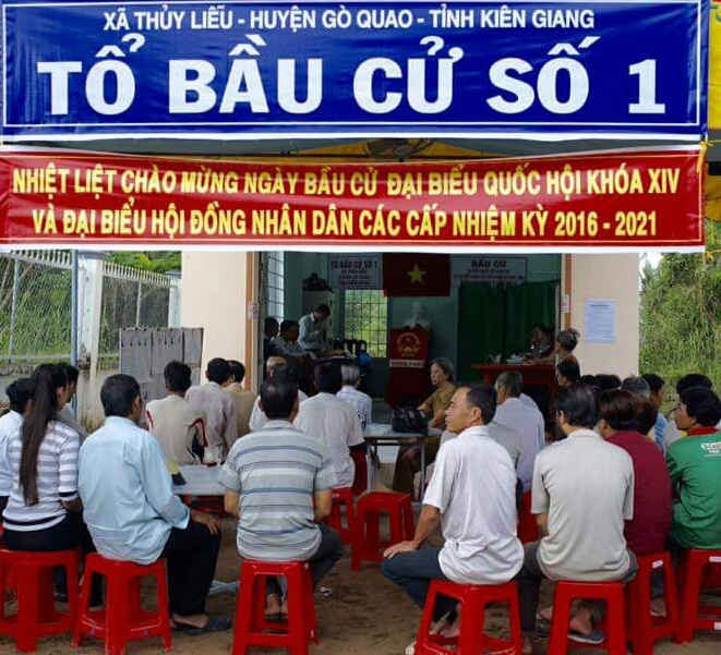 Cử tri tham gia bỏ phiếu tại Tổ bầu cử số 1 Xã Thuỷ Liễu, huyện Gò Quao, tỉnh Kiên Giang.