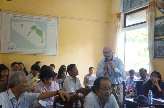 Đại biểu nước ngoài phát biểu tại buổi họp báo về bảo vệ môi trường tại Cù Lao Chàm
