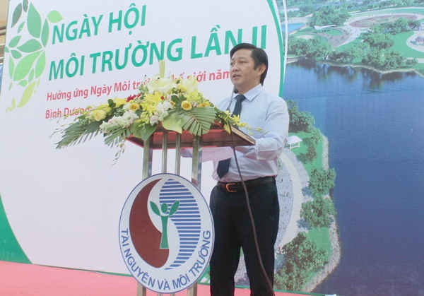 Ông Ngô Quang Sự - Phó Giám đốc Sở Tài nguyên và Môi trường Bình Dương phát biểu tại Ngày hội.