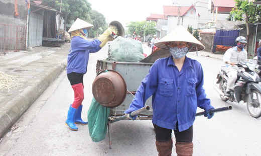 Đội thu gom rác xã Thái Tân, huyện Nam Sách