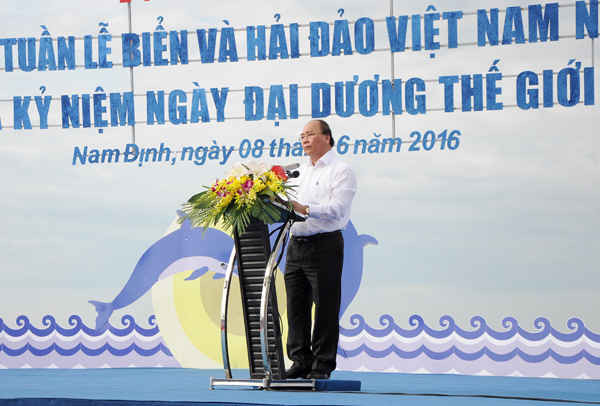 Thủ tướng Nguyễn Xuân Phúc phát biểu khẳng định Việt Nam kiên quyết bảo vệ chủ quyền biển và hải đảo đồng thời cam kết cùng với Thế giới bảo vệ Đại dương xanh