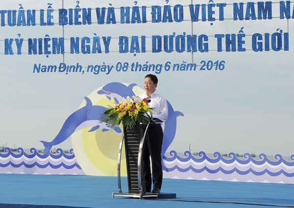 Bộ trưởng Bộ TN&MT Trần Hồng Hà trình bày Diễn văn tại Lễ Mít tinh sáng 8/6