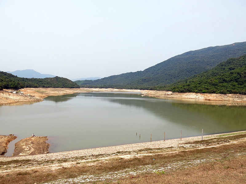 Nắng nóng kéo dài, nước tại các hồ chứa ở Quảng Ngãi đang cạn dần