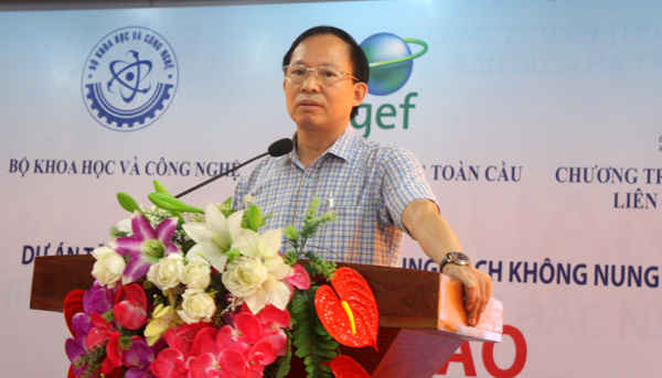 Ông Nguyễn Công Bằng, Giám Đốc Nhà máy xi măng Lưu Xá phát biểu tại Hội thảo