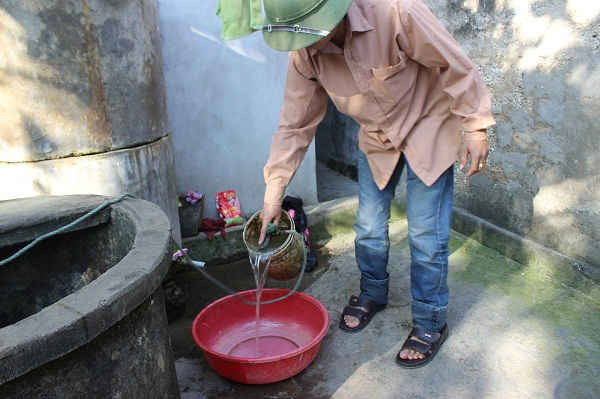 Nguồn nước ngầm tại xóm Cờ Đỏ, xã Diễn Hải (huyện Diễn Châu) bị ô nhiễm do tồn lưu thuốc BVTV để lại