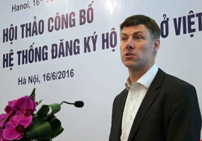 Ông Achim Fock – Quyền giám đốc Quốc gia WB tại Việt Nam cho rằng “Có hai lý do để cải cách mạnh mẽ vấn đề hộ khẩu”