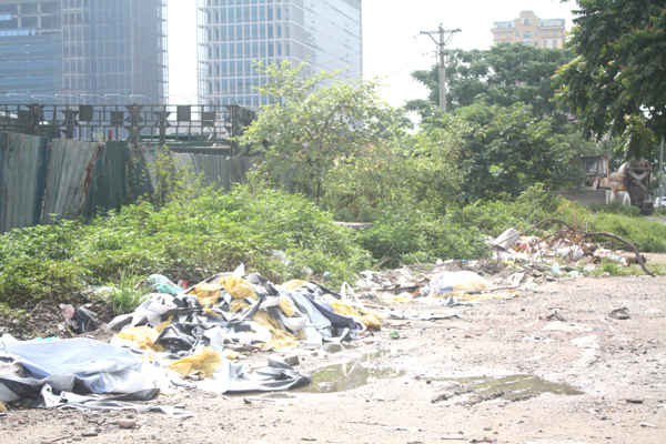 Một bãi rác trên địa phận phường Phú Đô