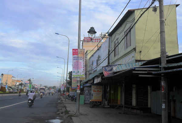Hiện tại trên tuyến đường Nguyễn Văn Linh, phường Hưng Lợi còn tồn tại nhiều căn nhà siêu mỏng.