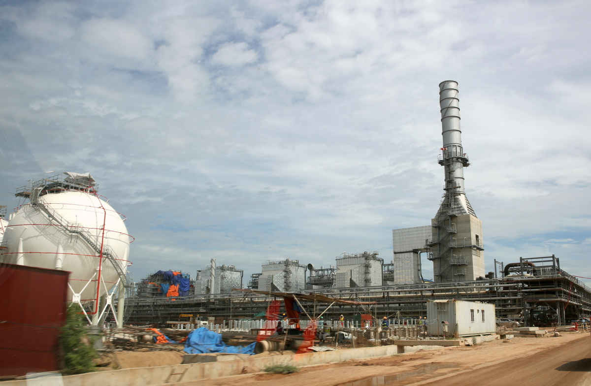 Nhà máy Lọc hóa dầu Nghi Sơn đang trong quá trình xây dựng. 
