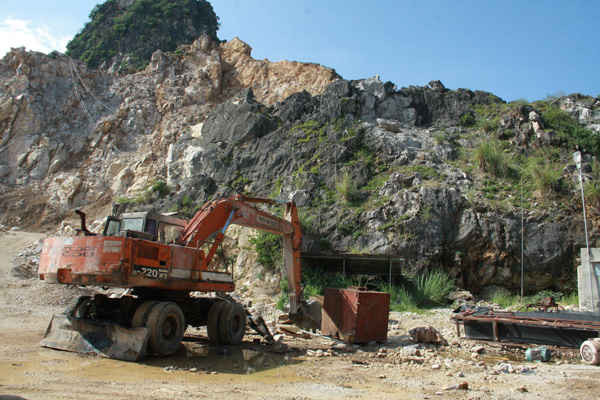 Doanh nghiệp Toàn Thắng được UBND tỉnh Thanh Hóa cấp phép khai thác đá thêm 29 năm 6 tháng, giấy phép khai thác khoáng sản số 310/GP-UBND ngày 29/8/2014
