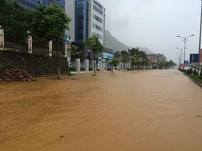 Trận mưa lớn ngày 21/6 gây ngập úng cục bộ tại thành phố Lai Châu 