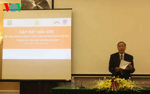 Thượng tướng Nguyễn Văn Rinh thông tin tại buổi họp báo 
