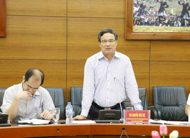 Ông Nguyễn Văn Tuệ, Cục trưởng Cục Khí tượng thủy văn và Biến đổi khí hâu, Bộ TN&MT phát biểu tại hội nghị