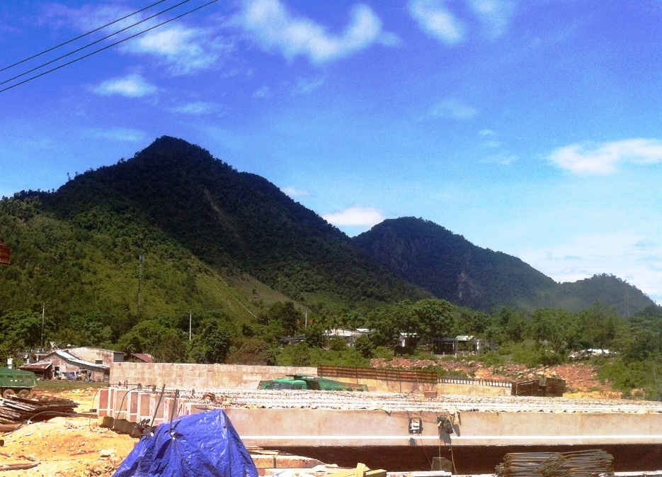 Sau khi Báo TN&MT phản ánh tình trạng dân bức xúc không giao mặt bằng vì khâu đền bù tại dự án cao tốc La Sơn - Túy Loan, Đà Nẵng đã bố trí TĐC và hỗ trợ thêm tiền xây nhà