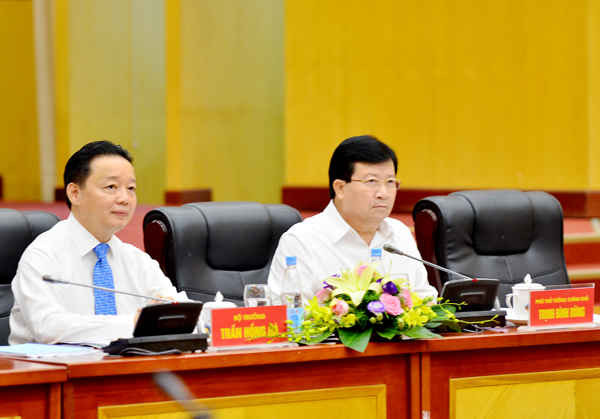Phó Thủ tướng Chính phủ Trịnh Đình Dũng, Bộ trưởng Bộ TN&MT Trần Hồng Hà chủ trì hội nghị
