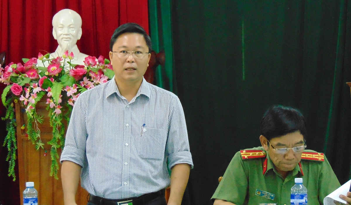 Phó Chủ tịch UBND tỉnh Quảng Nam Lê Trí Thanh yêu cầu các lực lượng Biên phòng, Kiểm lâm cùng phối hợp với lực lượng Công an để sớm có kết luận điều tra về vụ phá rừng đặc biệt nghiêm trọng này