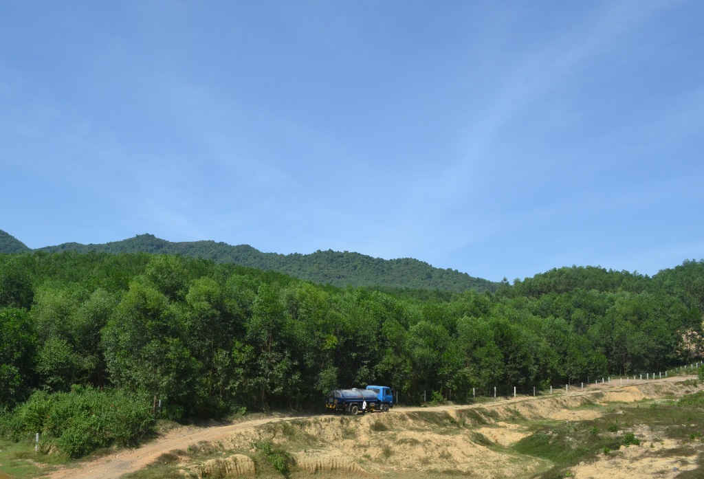 Cho đến hiện nay người dân ở xã miền núi Hòa Ninh (Hòa Vang, Đà Nẵng) chưa có bất kỳ loại giấy tờ nào mang tính pháp lý về quyền sở hữu, hay hợp đồng thuê, mượn đất lâm nghiệp