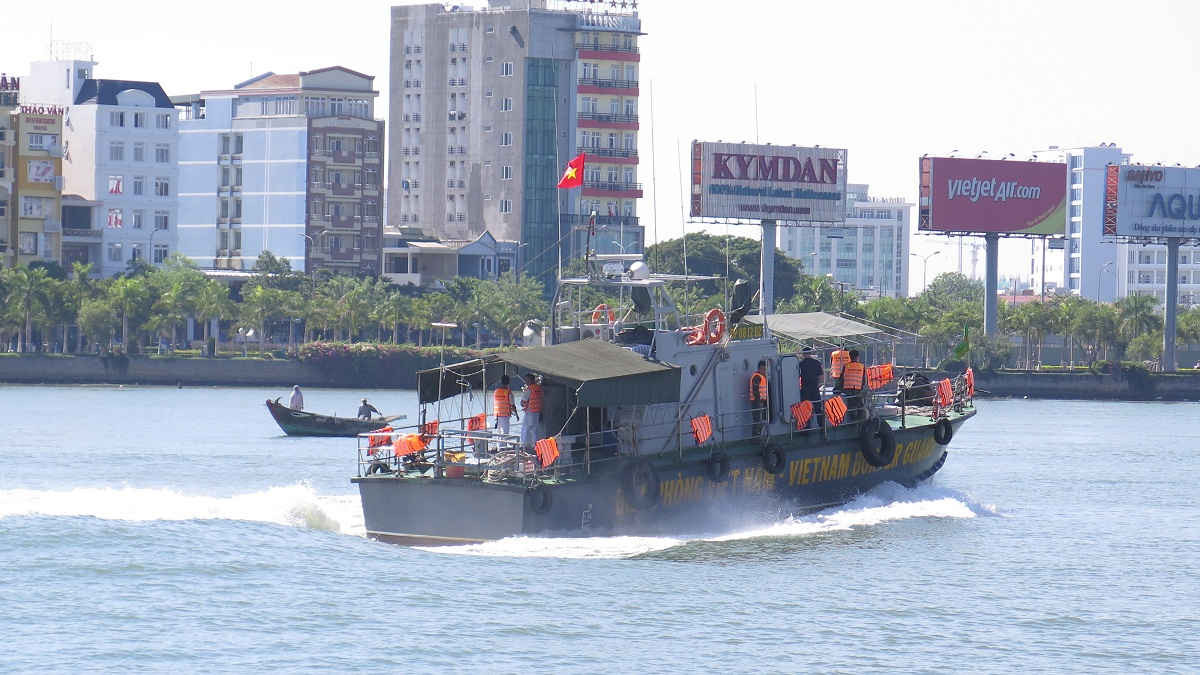 Tình huống giả định tàu cá của ngư dân gặp nạn trên sông Hàn