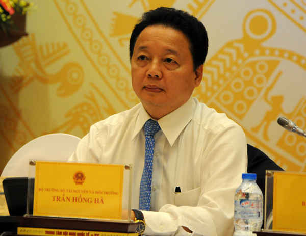 Bộ trưởng Trần Hồng Hà tại buổi họp báo thường kỳ Chính phủ tối 2/8. Ảnh: Việt Hùng