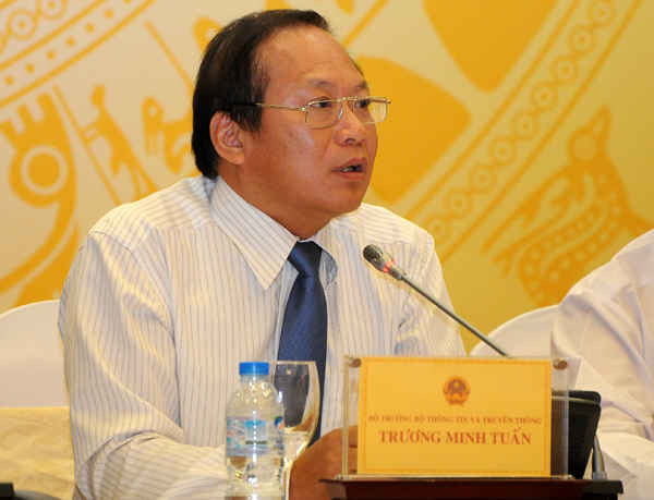 Bộ trưởng Trương Minh Tuấn trả lời báo chí chiều 2/8. Ảnh: Việt Hùng