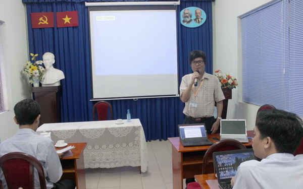 PGS.TS. Phan Đình Tuấn – Hiệu trưởng Đại học TN&MT TP.HCM báo cáo tại Hội nghị