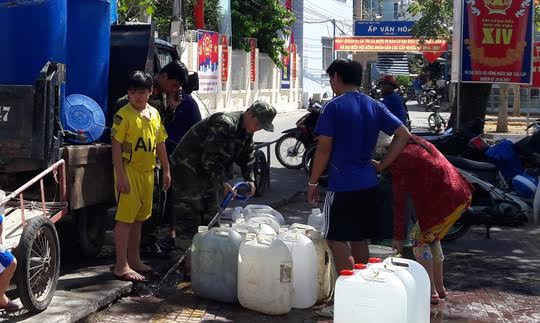 Tình trạng khan hiếm nước mỗi khi vaod mùa hạn vẫn xảy ra tại Kiên Giang