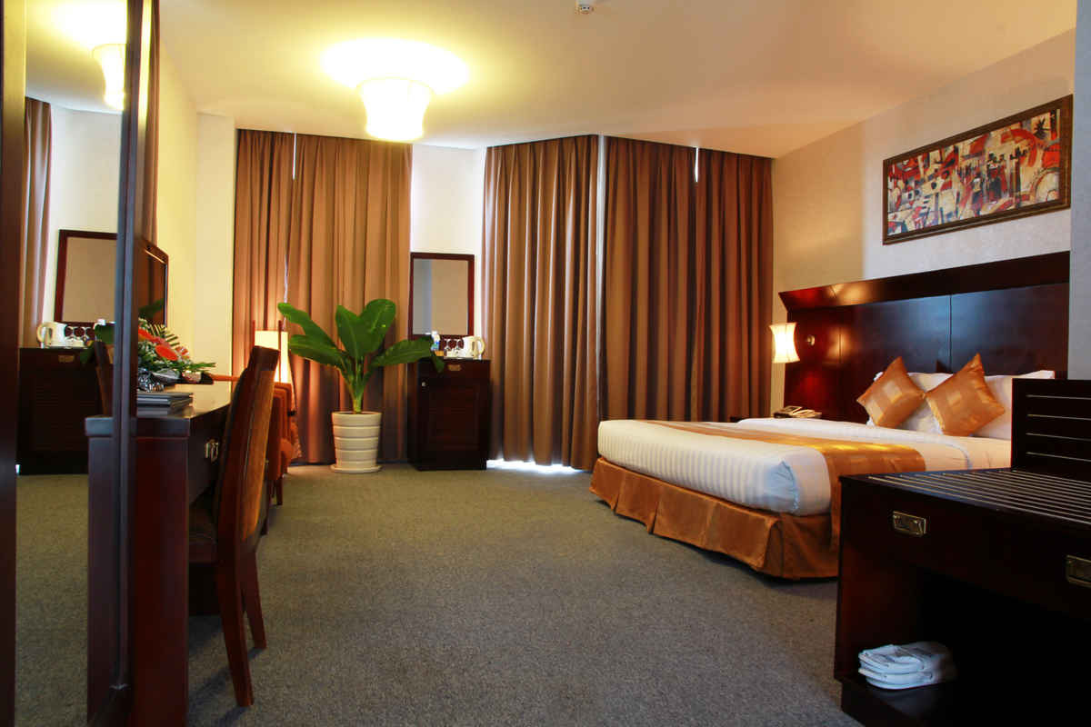 Phòng nghỉ được thiết kế thoáng mát, trang thiết bị hiện đại sẽ tạo cho du khách sự thoải mái trong giấc ngủ. 