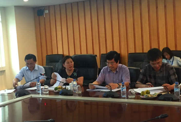 Thứ trưởng Nguyễn Thị Phương Hoa (thứ 2 từ trái sang) chủ trì cuộc họp