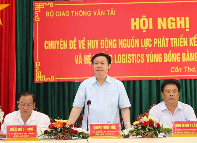 Phó Thủ tướng Vương Đình Huệ phát biểu chỉ đạo tại hội nghị.