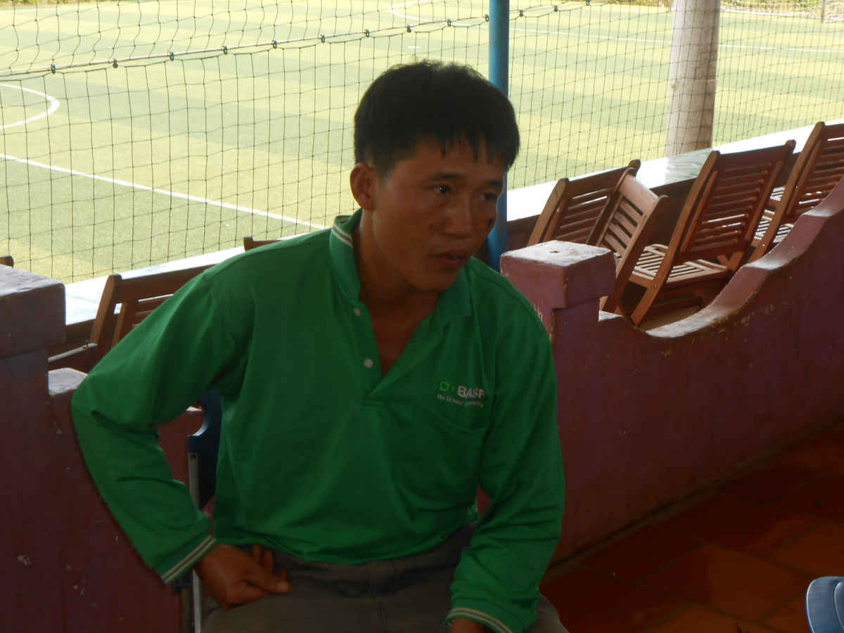 Ông Nguyễn Văn Nghị (36 tuổi), trú thôn 2, xã Tân Thanh) xác nhận trong suốt buổi sáng ngày 24/4/2015, chính Tài đã có mặt cùng với ông lợp mái tôn quán ăn nhà ông Tam. 