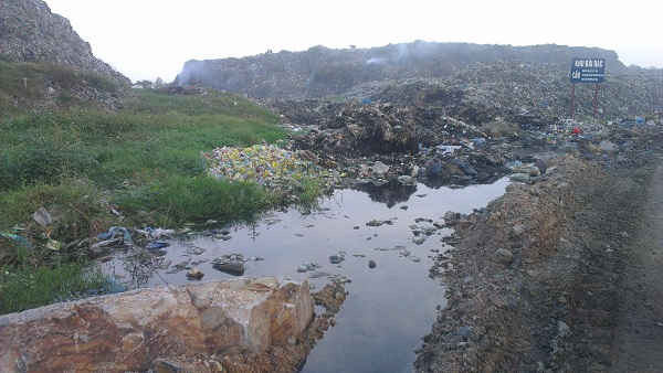 Nước rỉ rác của một số khu chôn lấp rác thải chưa được thu gom triệt để