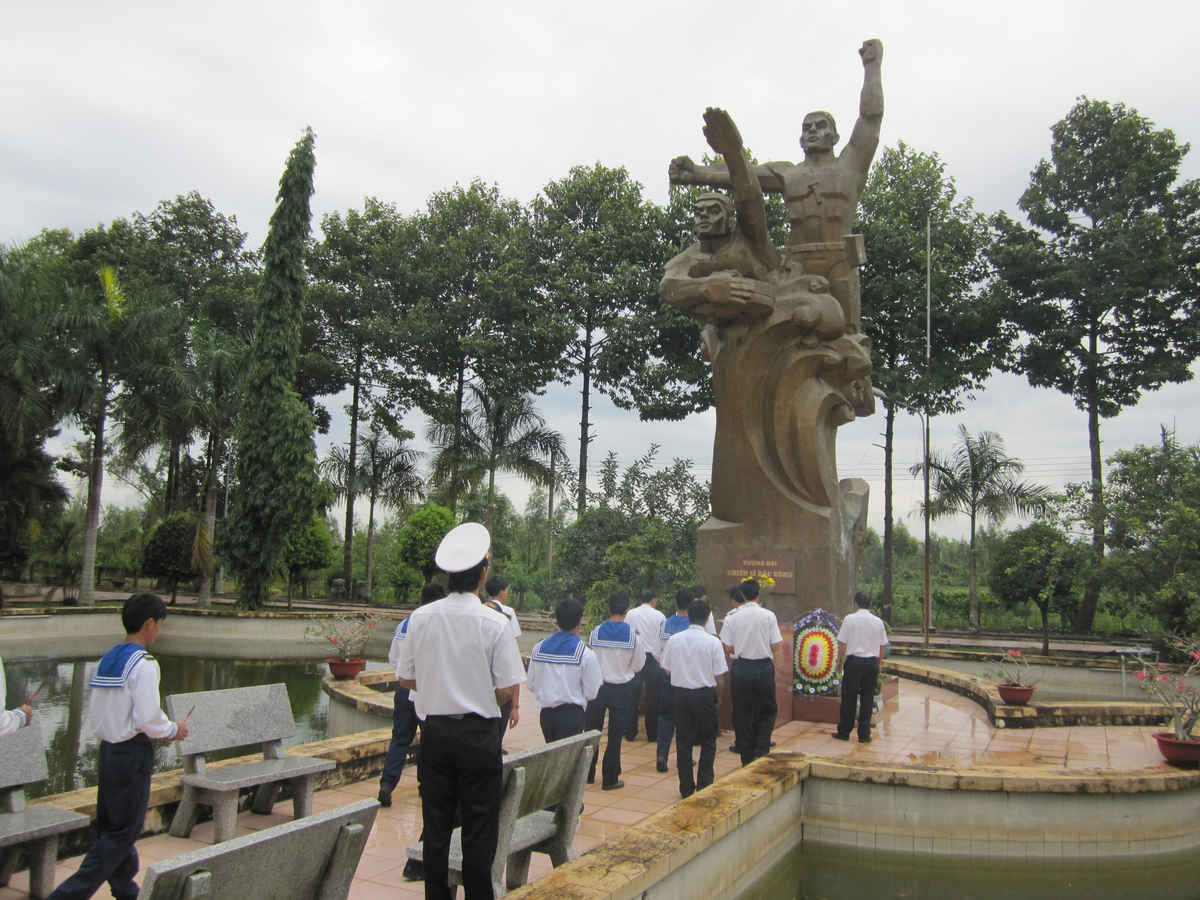 Thăm tượng đài di tích chiến công rừng Sác tại huyện Nhơn Trạch -  Đồng Nai