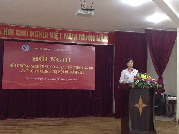 Bà  Nguyễn Thị Huyền - Phó Vụ trưởng Vụ tổ chức cán bộ