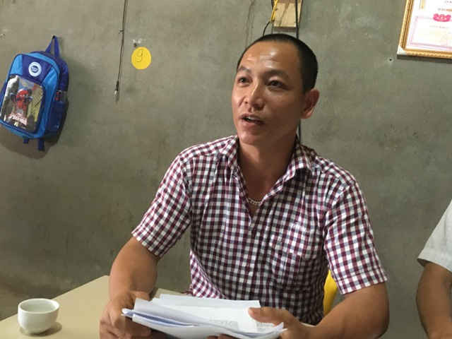 Ông Nguyễn Ngọc Chiến - người nuôi ong cung cấp thông tin cho phóng viên