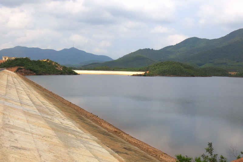 Hồ chứa nước Đập Bà Bông xã Tịnh Đông, huyện Sơn Tịnh vừa được hoàn thành việc gia cố vào cuối tháng 8