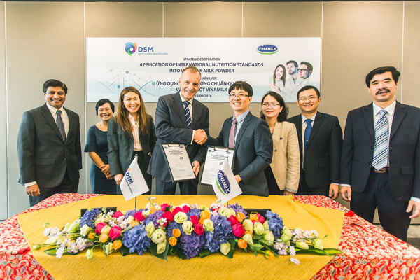 Công ty Cổ phần Sữa Việt Nam – Vinamilk ký kết hợp tác chiến lược với Tập đoàn DSM – Thụy Sĩ