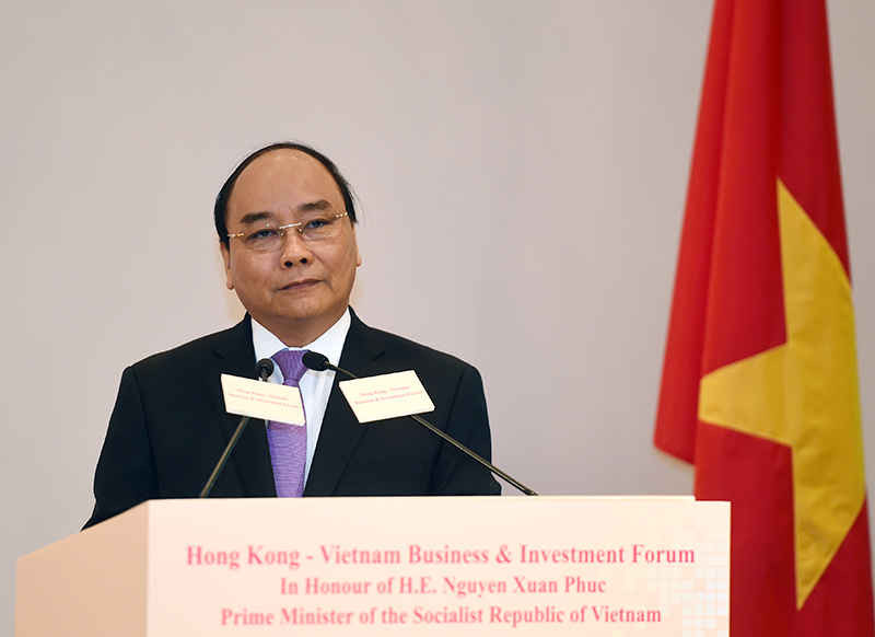Thủ tướng Nguyễn Xuân Phúc phát biểu trước 300 nhà đầu tư dự Diễn đàn Kinh doanh và Đầu tư Hong Kong-Việt Nam. 
