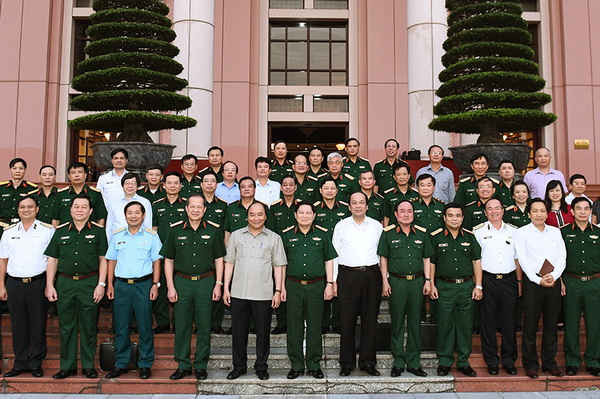 Thủ tướng Nguyễn Xuân Phúc cùng lãnh đạo Bộ Quốc phòng