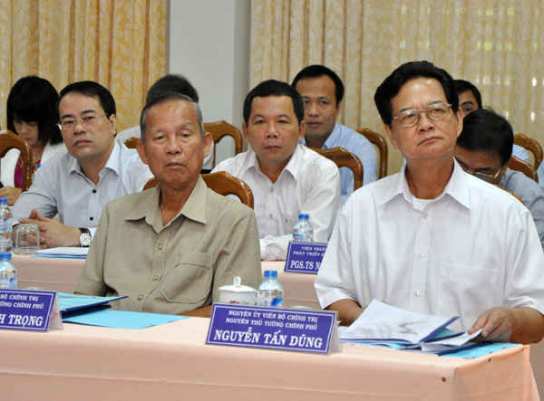 Nguyên Thủ tướng Chính phủ Nguyễn Tấn Dũng và nguyên Phó Thủ tướng Trương Vĩnh Trọng tại Hội nghị